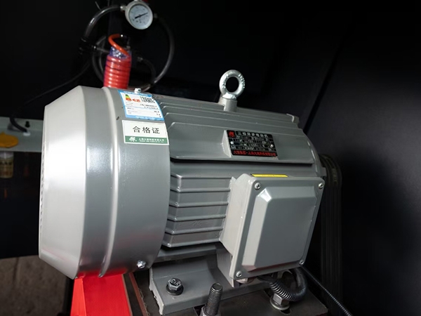 Let‘s Explore How To Inspect Industrial Circular Saw Machines.